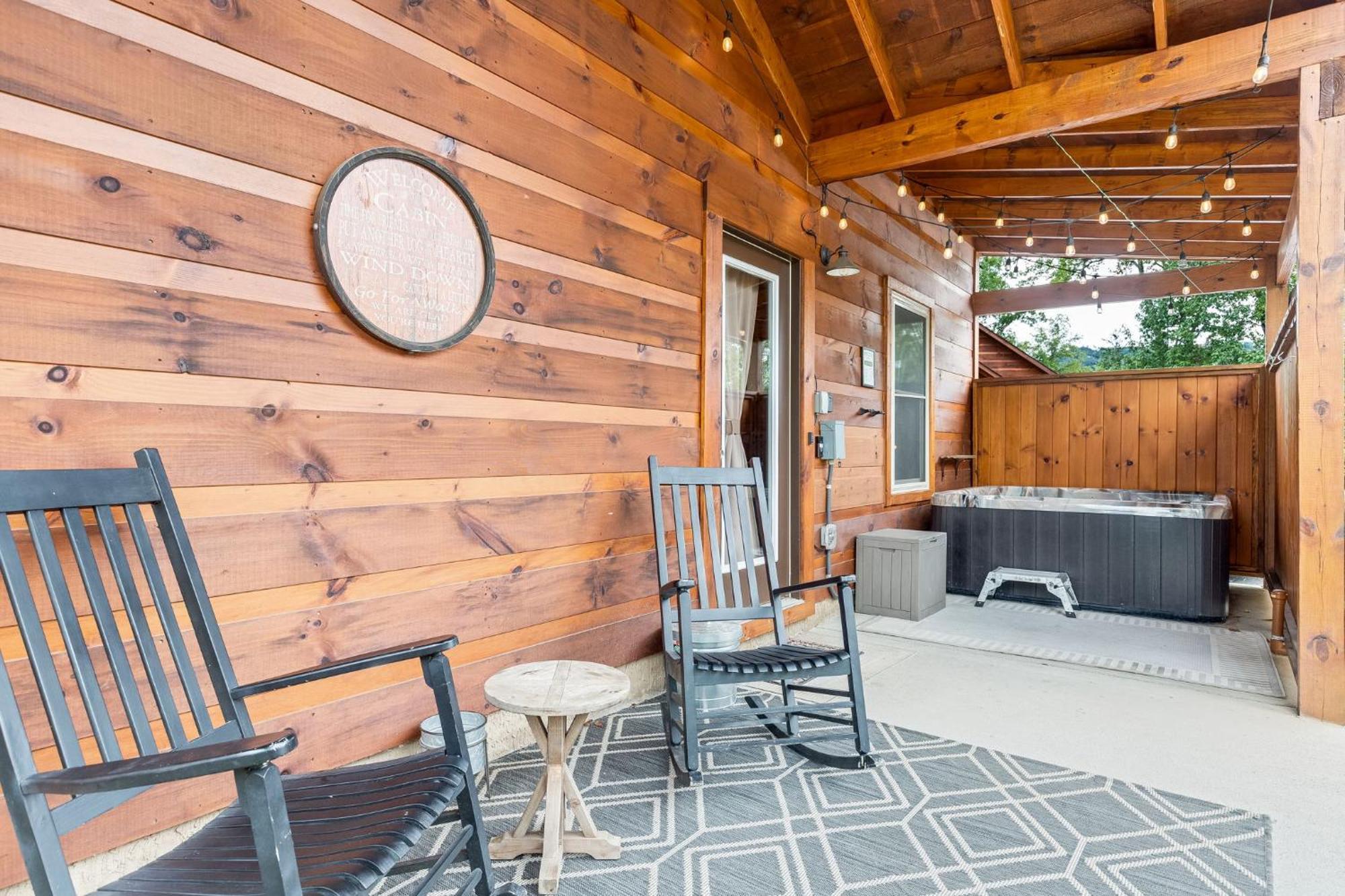 Fully Loaded Cabin In Heart Of Pigeon Forge Bagian luar foto