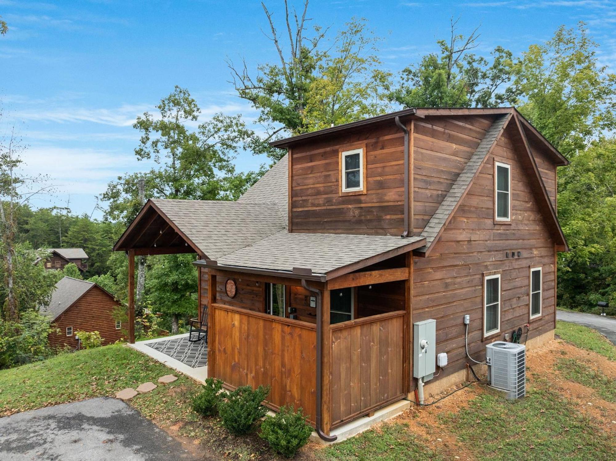 Fully Loaded Cabin In Heart Of Pigeon Forge Bagian luar foto