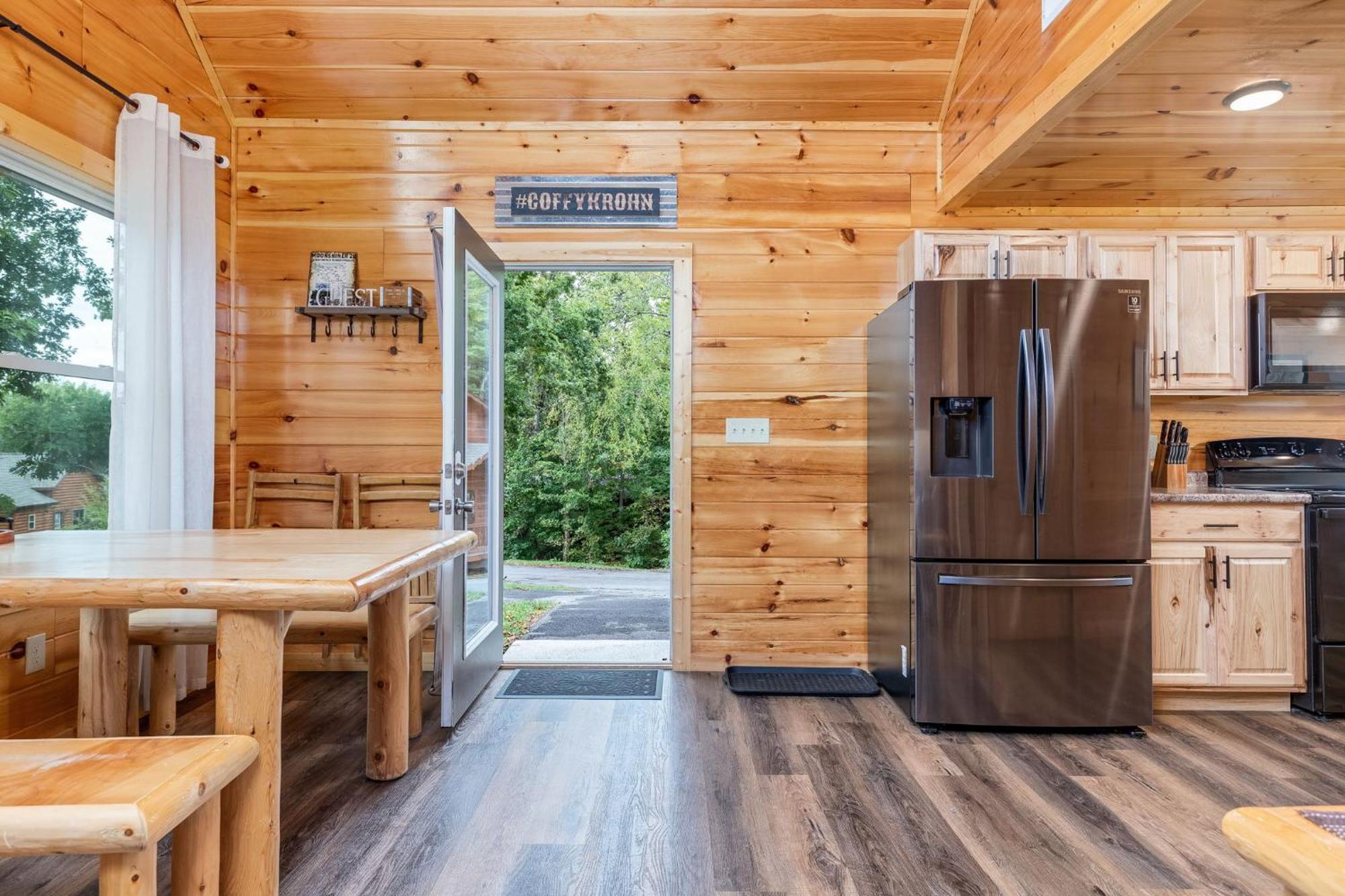 Fully Loaded Cabin In Heart Of Pigeon Forge Bagian luar foto