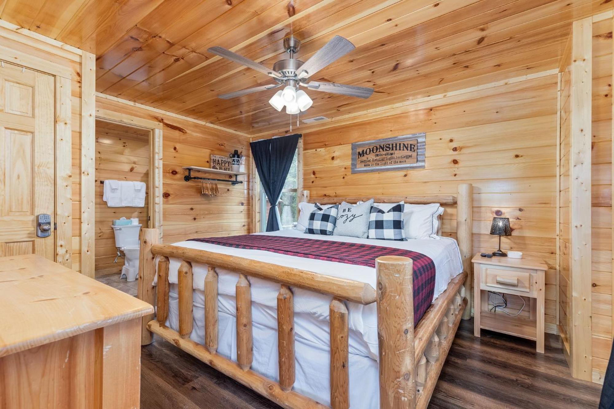 Fully Loaded Cabin In Heart Of Pigeon Forge Bagian luar foto